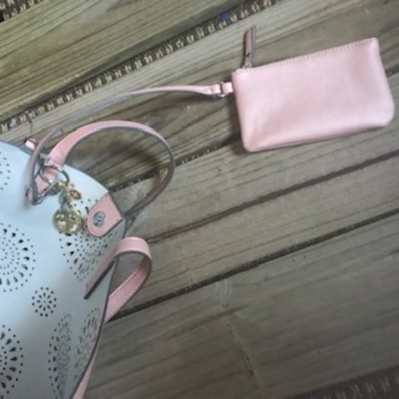 NWOT large pink cutout tote - Picture 4 of 8